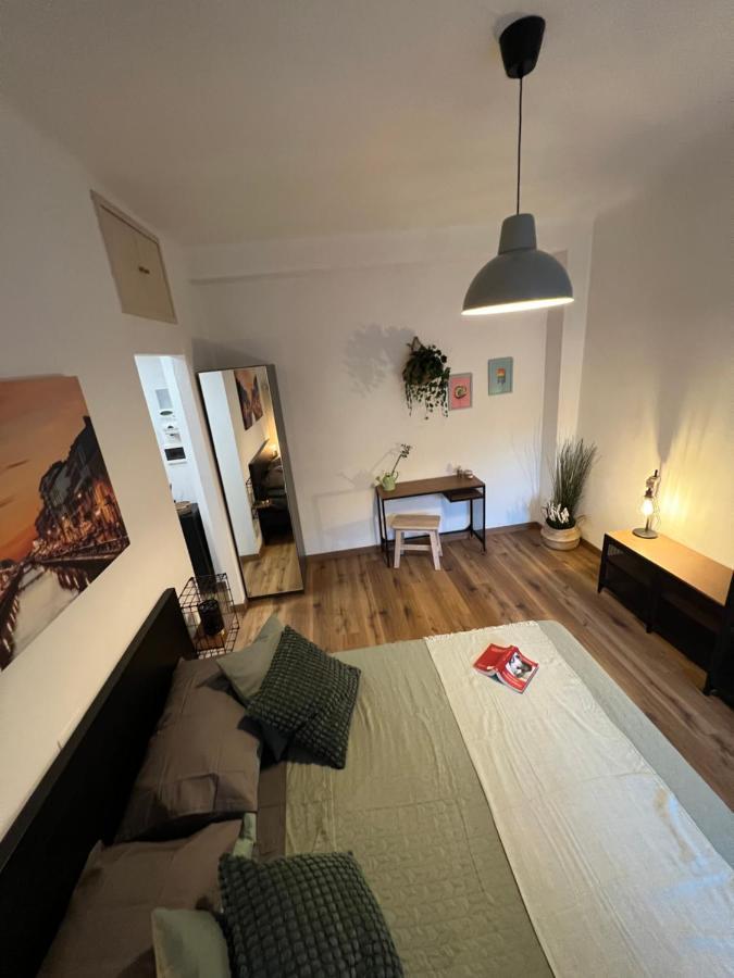 Stylish Apartment 3 Km Away From Duomo - Netflix, Wi-Fi, All Comforts Included Milan Exterior photo