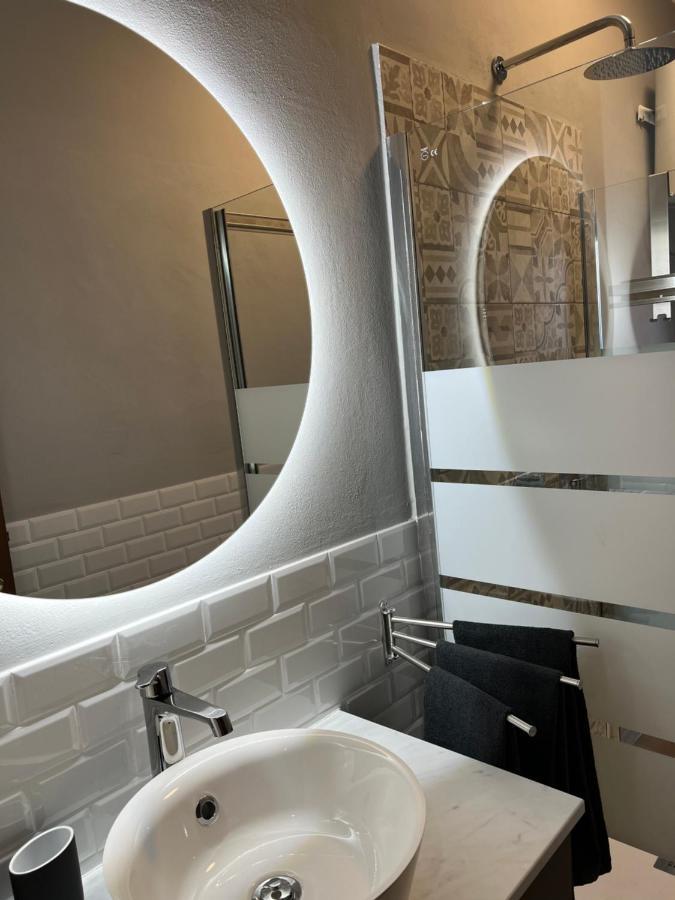 Stylish Apartment 3 Km Away From Duomo - Netflix, Wi-Fi, All Comforts Included Milan Exterior photo